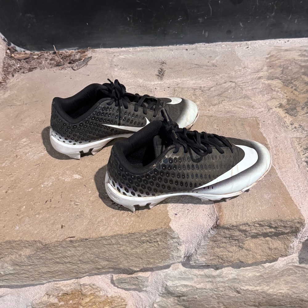 Boys Nike Vapor baseball cleats